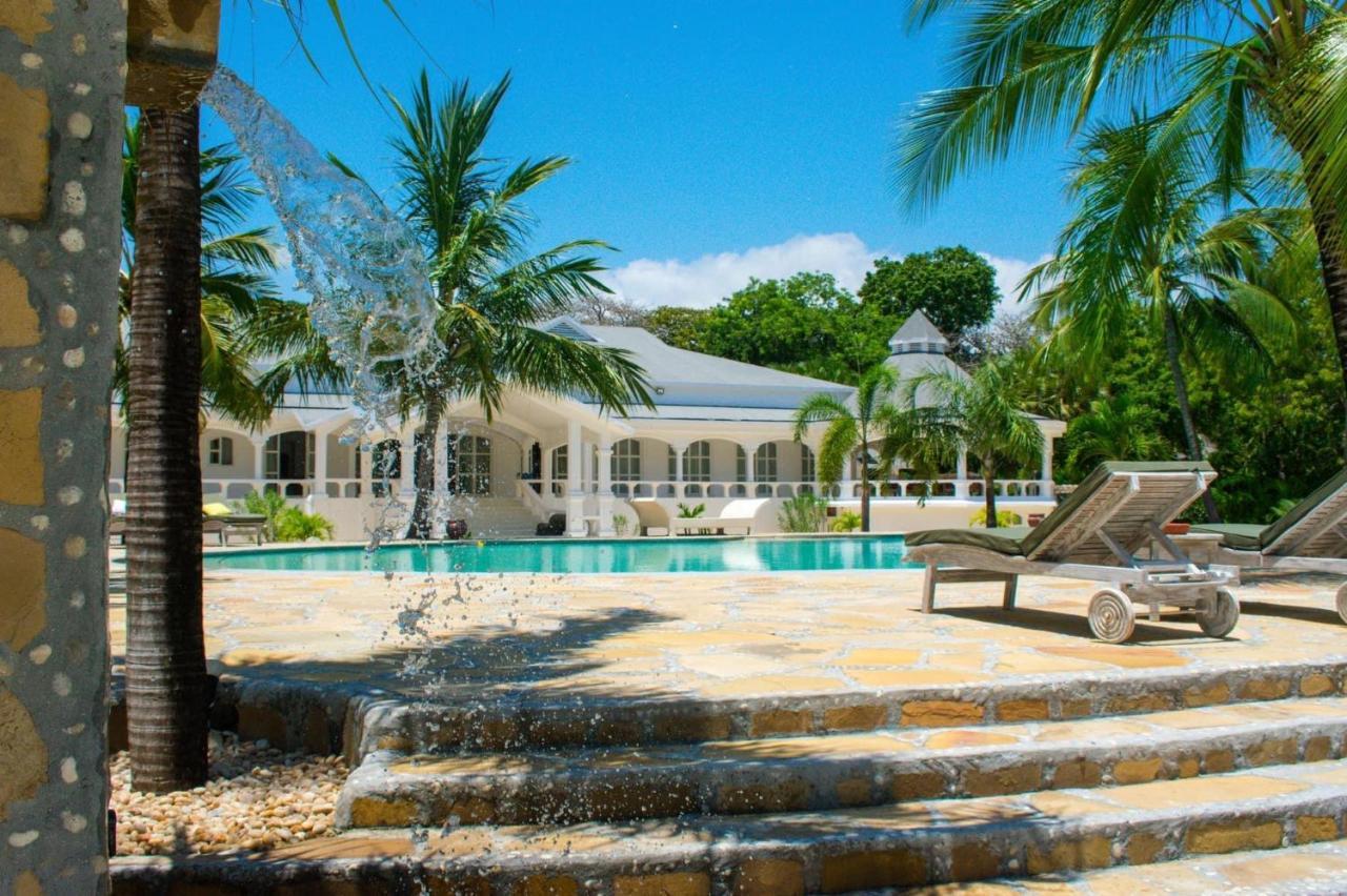 Zumzum Beach House Kinondo Exterior photo