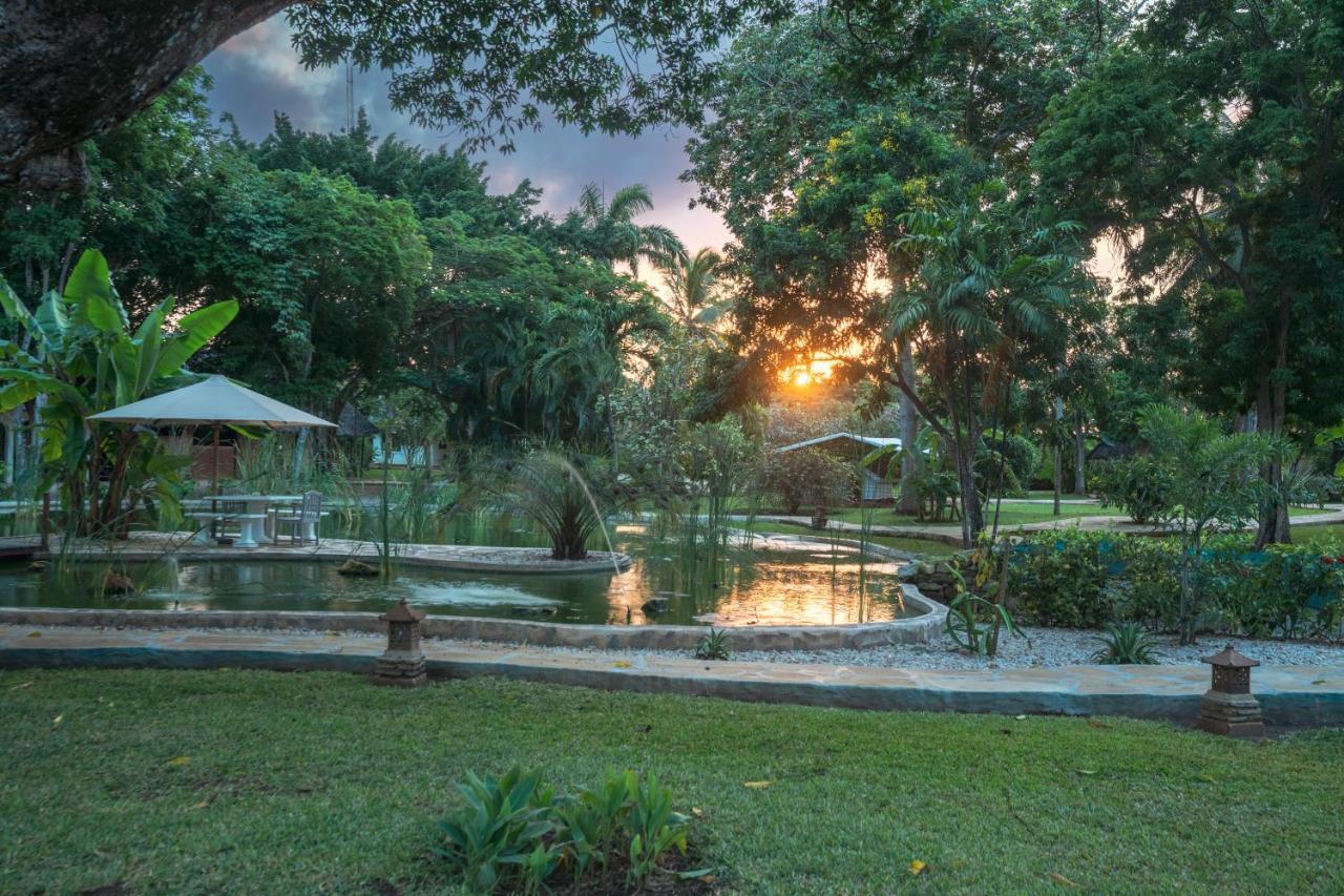 Zumzum Beach House Kinondo Exterior photo